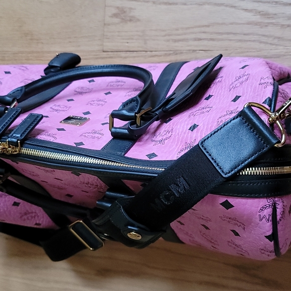 New MCM Pink Visetos Weekender - 18x8 - Picture 5 of 16